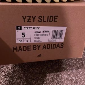 Yeezy slide neon green in box